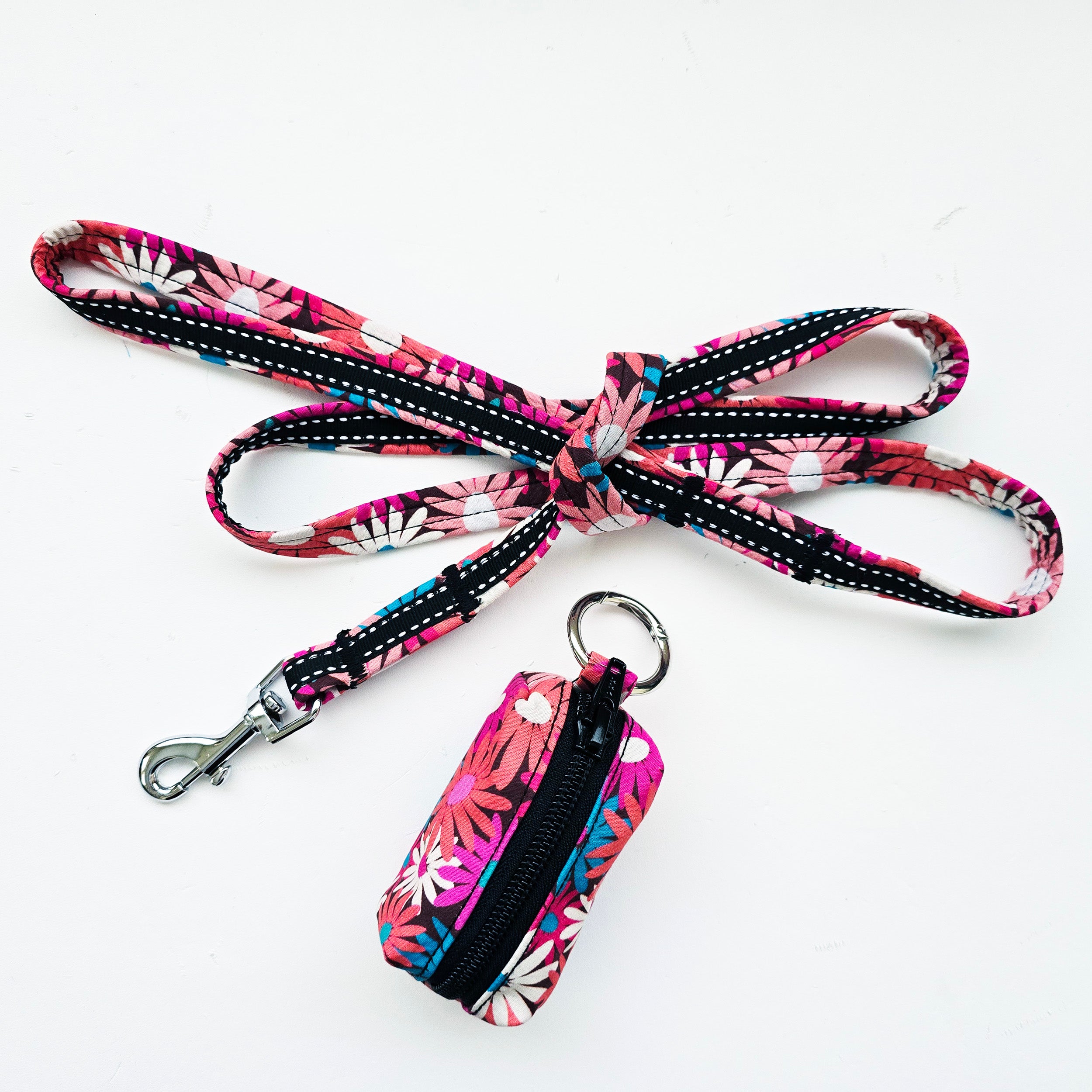cloak & dawggie Daisy Floral Leash & Wste Bag for Harness